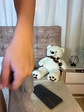 littlemelodi18 online show from 02-22-26, 11:36