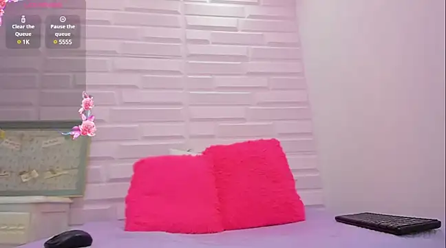 Snapshot of ebony_beckyy chatting on 02-11-25, 07:05 ebony beckyy online show from 02-11-25, 07:05