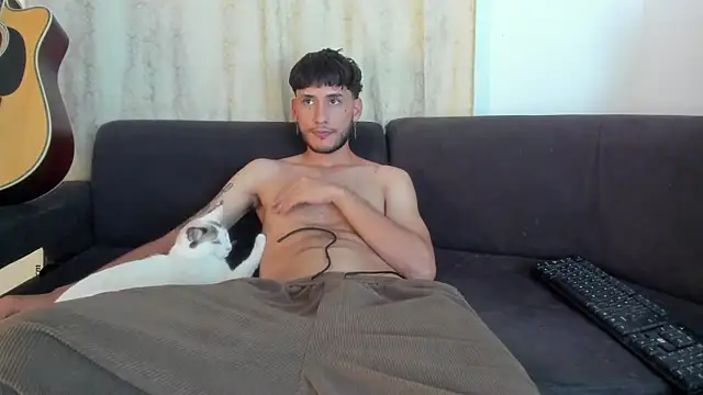 Henrikk senn online show from 09-14-25, 05:17