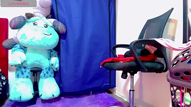 Snapshot of nicol_gill_ chatting on 01-24-25, 11:26 nicol gill online show from 01-24-25, 11:26