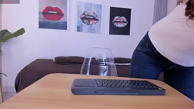 Angela donnato online show from 01-12-26, 03:45