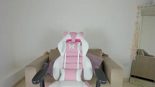 Charlotte cowell sub1  online show from 01-06-25, 11:20