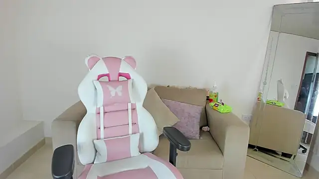 Charlotte cowell sub1  online show from 02-23-25, 09:37