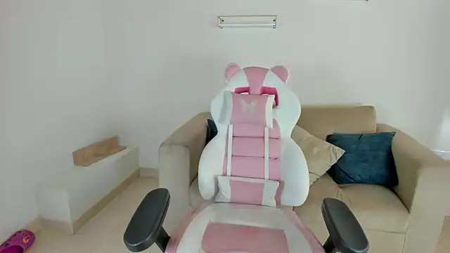 Charlotte cowell sub1  online show from 09-23-25, 04:43