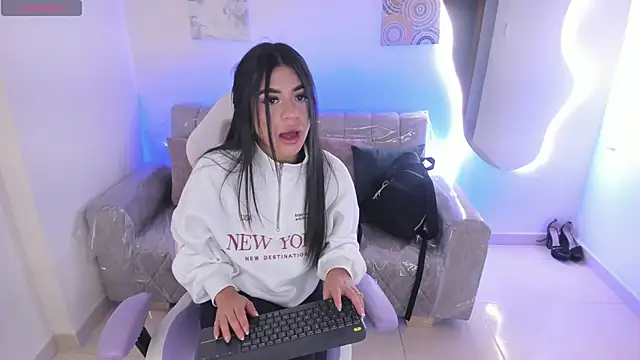 Charlotte cowell sub1  online show from 12-01-25, 06:02