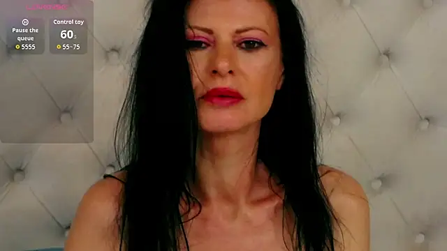 Snapshot of RosalieNorman chatting on 04-28-26, 02:27 RosalieNorman online show from 04-28-26, 02:27