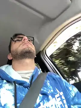 Snapshot of thomas_gun chatting on 12-24-24, 03:16 thomas gun online show from 12-24-24, 03:16