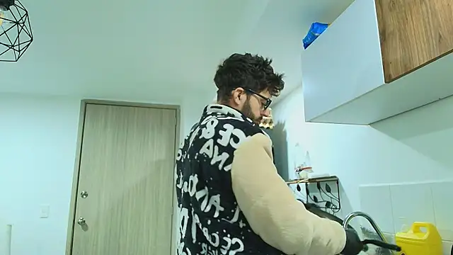 thomas gun online show from 02-24-26, 01:14