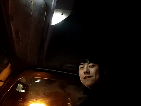 whitebriefboy online show from 01-08-26, 03:36