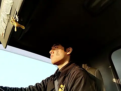 whitebriefboy online show from 03-27-26, 09:47