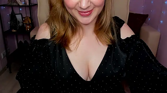 Snapshot of Helens_love chatting on 01-06-25, 04:36 Helens love online show from 01-06-25, 04:36