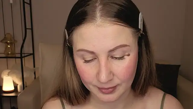 Snapshot of Helens_love chatting on 11-23-25, 02:11 Helens love online show from 11-23-25, 02:11