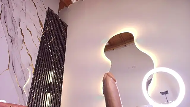 Snapshot of ebony_hot1 chatting on 09-18-25, 01:24 ebony hot1 online show from 09-18-25, 01:24