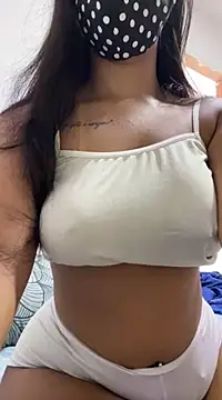 Snapshot of larissa1705 chatting on 01-08-25, 03:39 larissa1705 online show from 01-08-25, 03:39