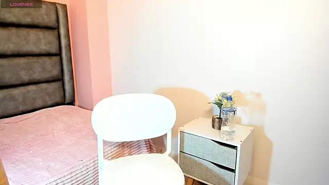 Snapshot of Maria__maria chatting on 03-19-25, 12:26 Maria maria online show from 03-19-25, 12:26