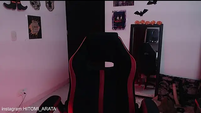 hitomi arata online show from 10-15-25, 10:10