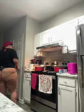 Snapshot of SexyHoneyRedd chatting on 01-01-25, 01:37 SexyHoneyRedd online show from 01-01-25, 01:37