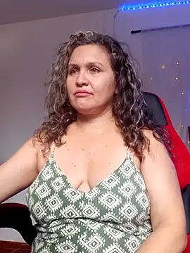 helenca43 online show from 03-08-25, 09:18