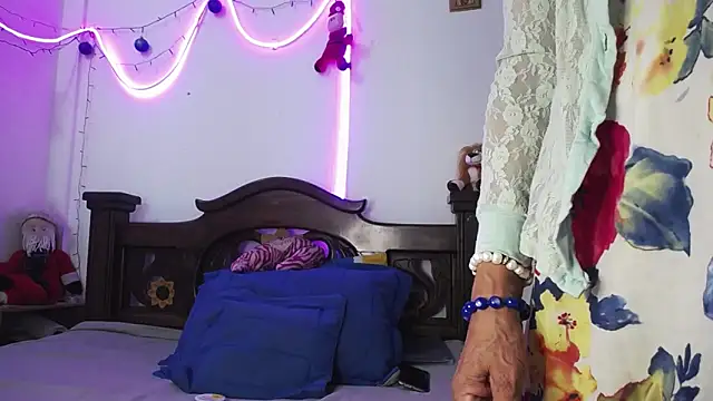 DominaLeona online show from 12-19-24, 06:34