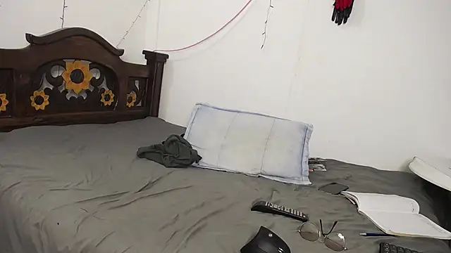 DominaLeona online show from 03-05-25, 11:27