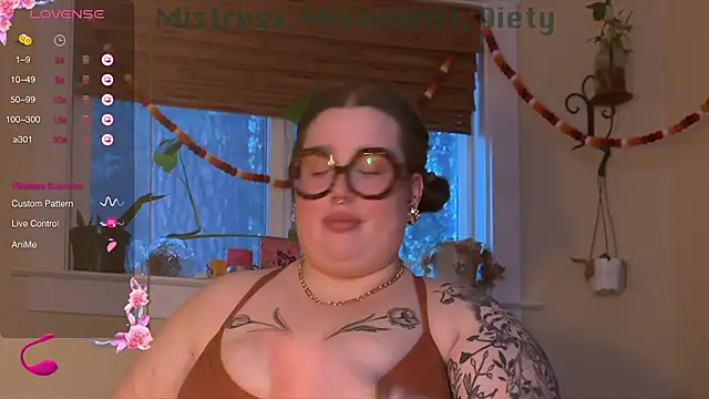 Snapshot of MissBika chatting on 12-26-24, 12:25 MissBika online show from 12-26-24, 12:25