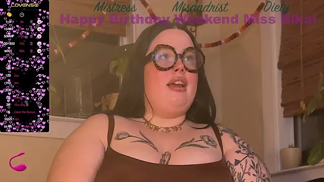 Snapshot of MissBika chatting on 01-13-25, 04:39 MissBika online show from 01-13-25, 04:39