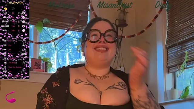 Snapshot of MissBika chatting on 01-19-25, 11:53 MissBika online show from 01-19-25, 11:53