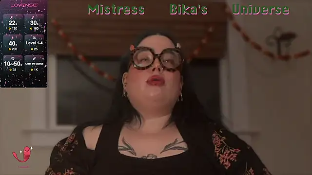 Snapshot of MissBika chatting on 02-14-25, 08:59 MissBika online show from 02-14-25, 08:59