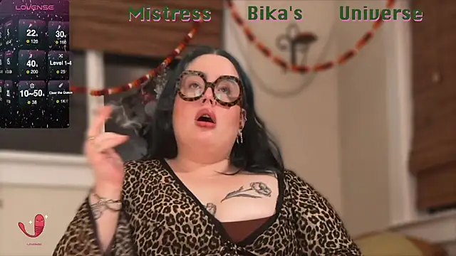 Snapshot of MissBika chatting on 02-15-25, 06:33 MissBika online show from 02-15-25, 06:33