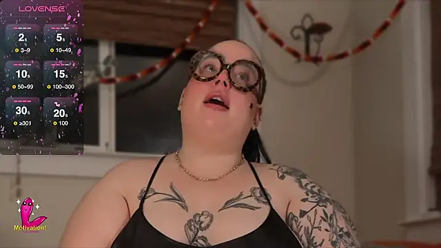 Snapshot of MissBika chatting on 02-26-25, 02:04 MissBika online show from 02-26-25, 02:04