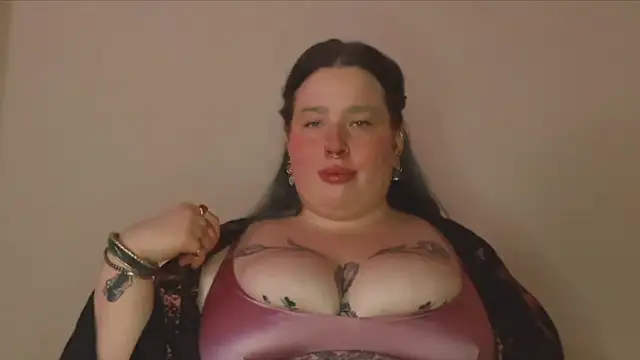 Snapshot of MissBika chatting on 12-14-25, 09:52 MissBika online show from 12-14-25, 09:52