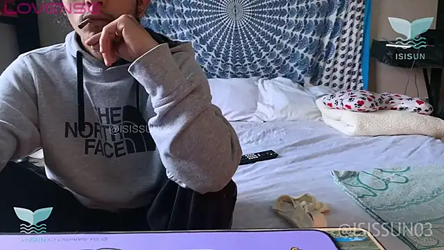 Snapshot of isissun03 chatting on 10-06-25, 01:52 isissun03 online show from 10-06-25, 01:52