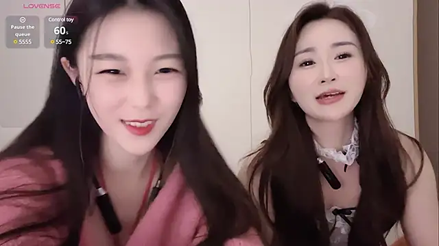 Snapshot of Sweet-Angel999 chatting on 12-30-24, 01:47 Sweet-Angel999 online show from 12-30-24, 01:47