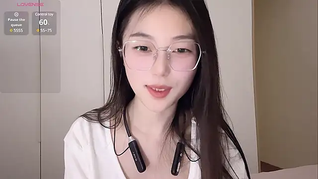 Snapshot of Sweet-Angel999 chatting on 03-18-25, 05:31 Sweet-Angel999 online show from 03-18-25, 05:31