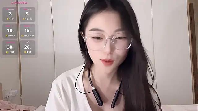 Snapshot of Sweet-Angel999 chatting on 03-20-25, 02:21 Sweet-Angel999 online show from 03-20-25, 02:21