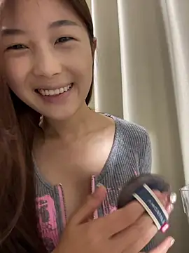 Snapshot of Sweet-Angel999 chatting on 11-07-25, 03:56 Sweet-Angel999 online show from 11-07-25, 03:56