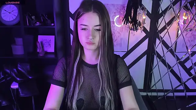 Snapshot of Lily_Moonlight chatting on 01-23-25, 11:04 Lily Moonlight online show from 01-23-25, 11:04