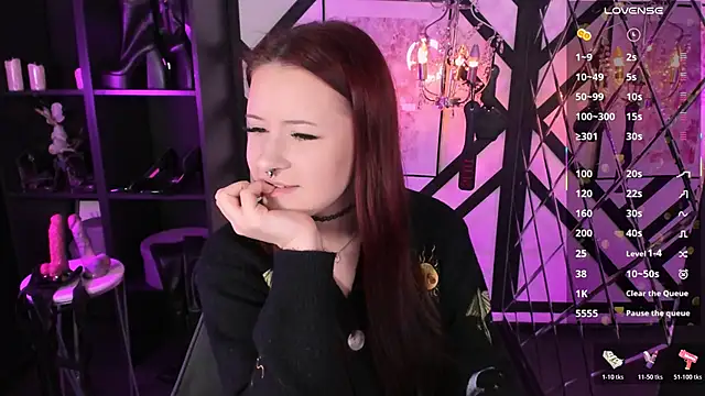 Lily Moonlight online show from 03-26-26, 06:30