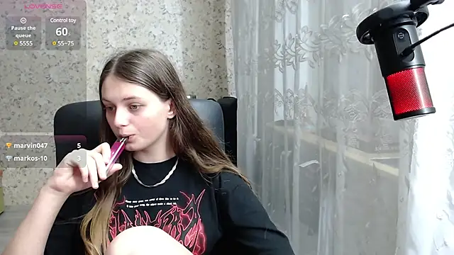 Nana Hot online show from 12-27-24, 08:18
