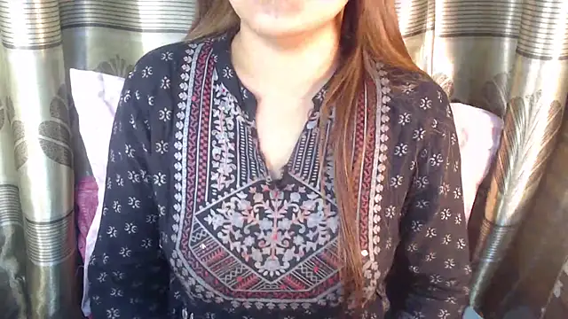 queen angelina online show from 12-15-25, 09:41