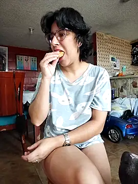 Snapshot of Im_Alma_ chatting on 01-23-25, 01:35 Im Alma online show from 01-23-25, 01:35