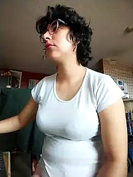 Snapshot of Im_Alma_ chatting on 01-28-25, 12:22 Im Alma online show from 01-28-25, 12:22