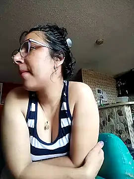 Snapshot of Im_Alma_ chatting on 11-13-25, 03:00 Im Alma online show from 11-13-25, 03:00