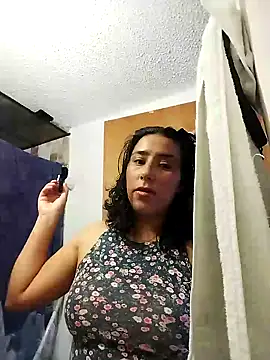 Snapshot of Im_Alma_ chatting on 02-16-26, 01:07 Im Alma online show from 02-16-26, 01:07