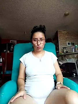 Snapshot of Im_Alma_ chatting on 03-13-26, 02:34 Im Alma online show from 03-13-26, 02:34