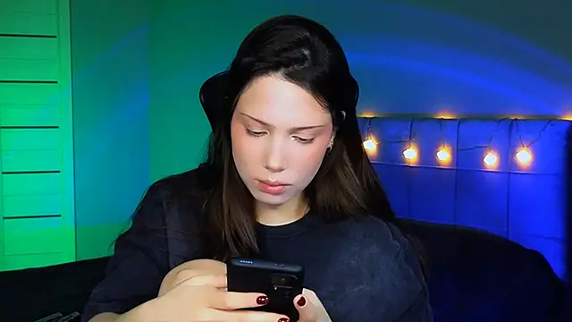 Stacy Gonzales  online show from 12-10-24, 06:22