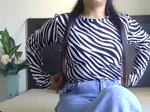 Snapshot of WildRuhi20 chatting on 01-23-25, 06:39 WildRuhi20 online show from 01-23-25, 06:39