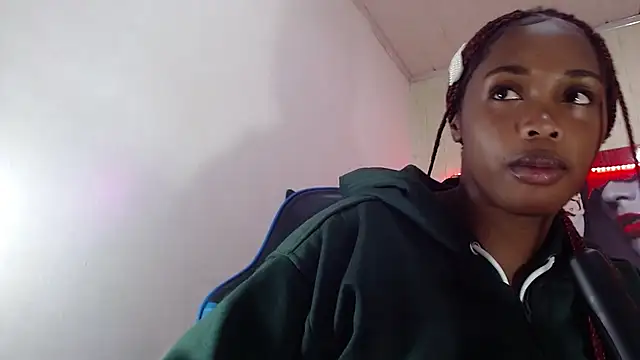 Snapshot of zendaya_wilson chatting on 02-19-25, 08:12 zendaya wilson online show from 02-19-25, 08:12