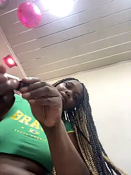 Snapshot of zendaya_wilson chatting on 11-19-25, 03:06 zendaya wilson online show from 11-19-25, 03:06