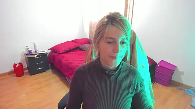 GiaRoussel online show from 04-07-26, 03:56